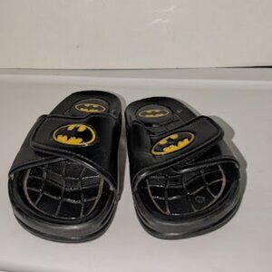 Batman Kids Slip on Sandals Size 2/4 New With Carry Bag Black and Yellow